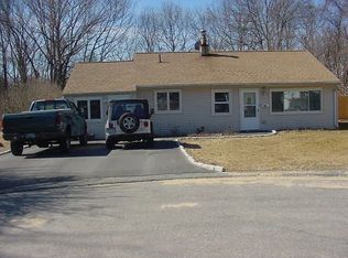 11 Carol Ct, Groton, CT 06340