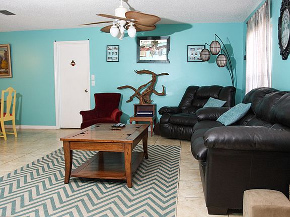 4th image of 401 1st Ave