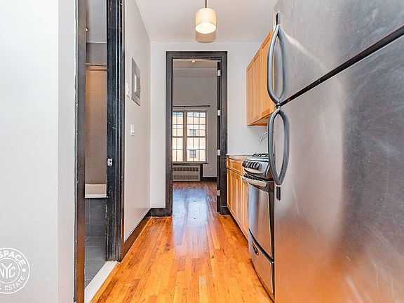 5th image of 198 Scholes St #2LF
