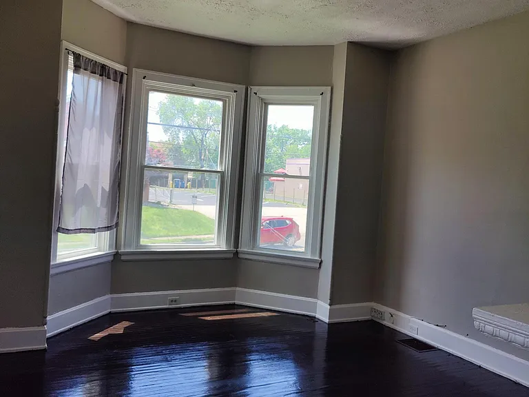 826 Rockdale Ave — Photo 3