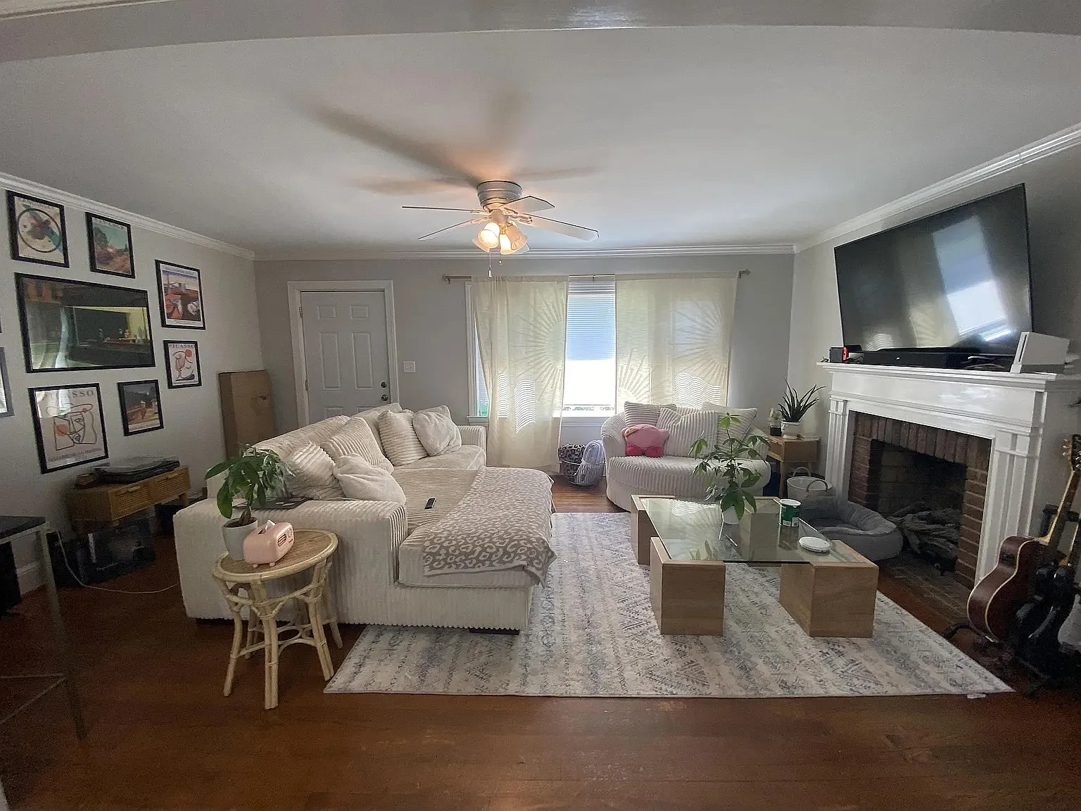 3 bed, 1412 sqft, $2,100 — Photo 2