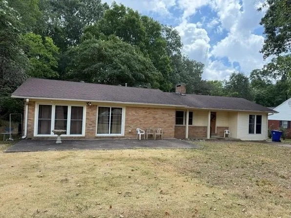 30 Blount Dr, Savannah, TN 38372