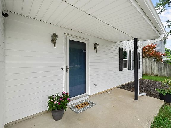 4th image of 1099 Beaver Valley Rd