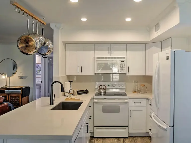 6630 N 81st Pl — Photo 13