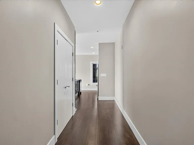 4100 Forest Park Ave #213 — Photo 7