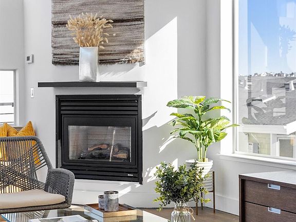 3rd image of 1335 Minna St #3