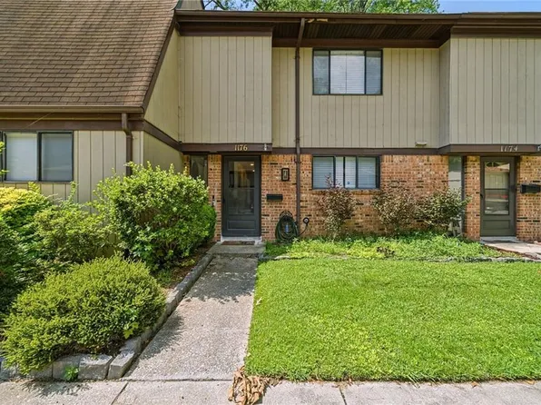 1176 Willow Green Dr, Newport News, VA 23602