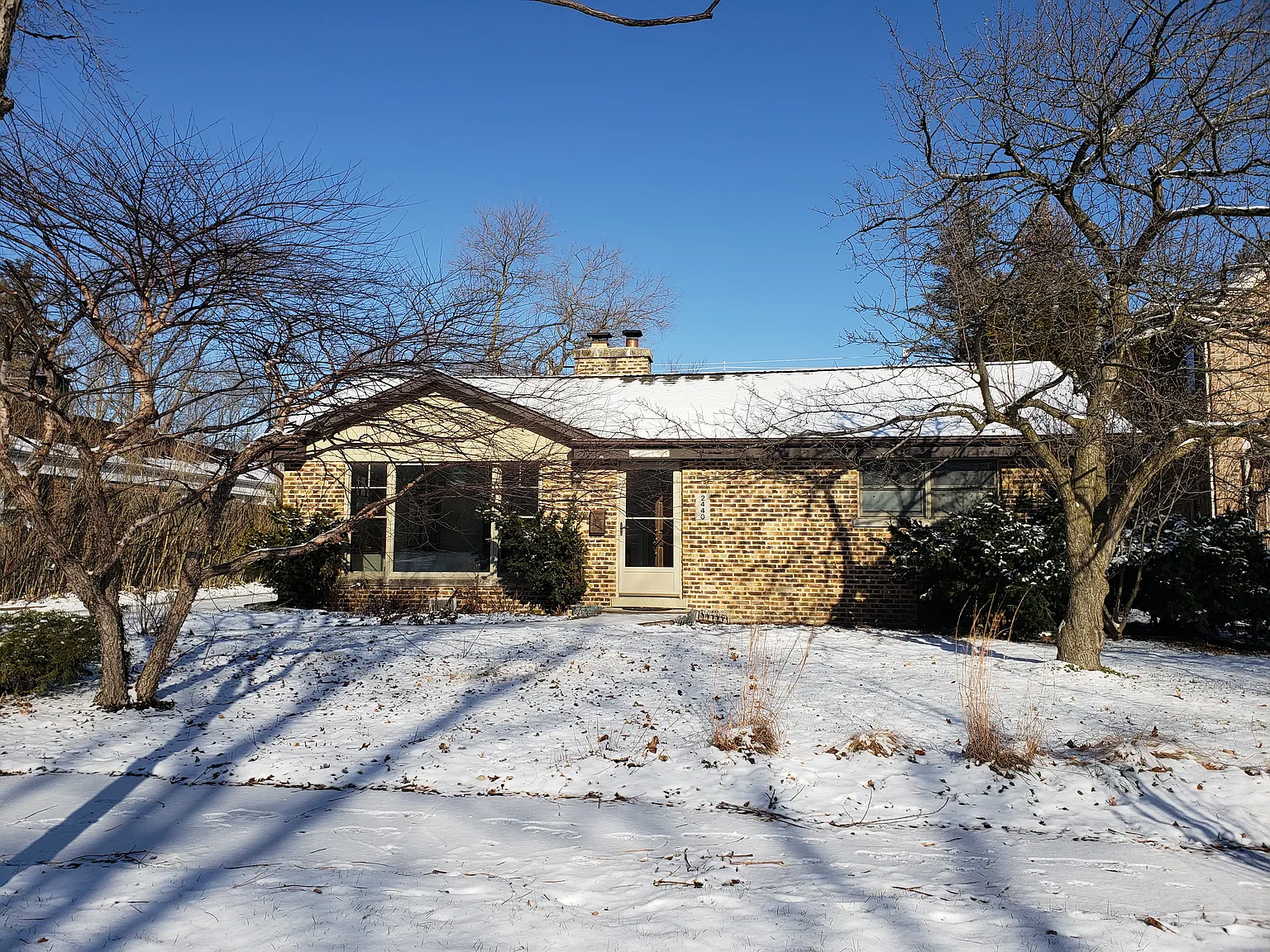 2440 Oak Ave photo 1