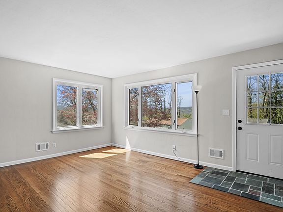 4th image of 616 Zimmer Ave