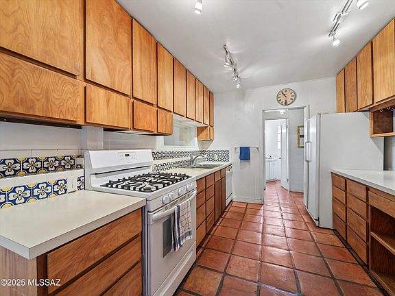 5th image of 3832 E Calle Barcelona