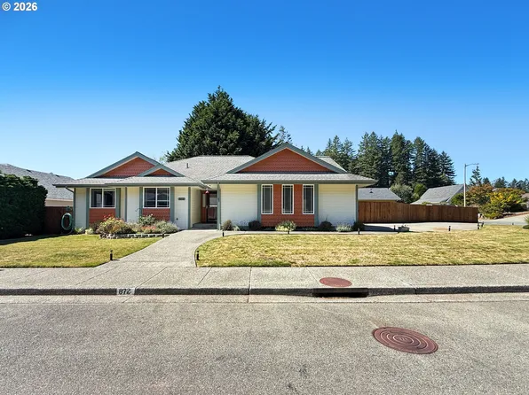 872 Jodee Ln, Brookings, OR 97415