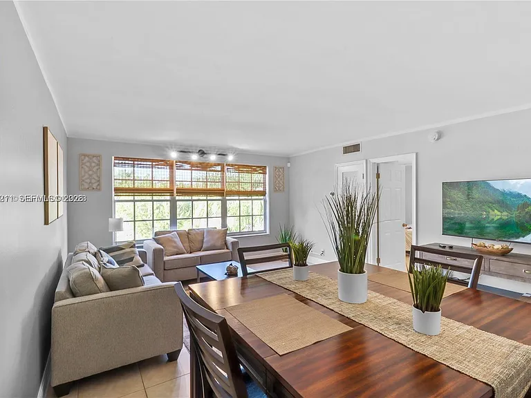 2420 SE 17th Cswy #301C — Photo 7