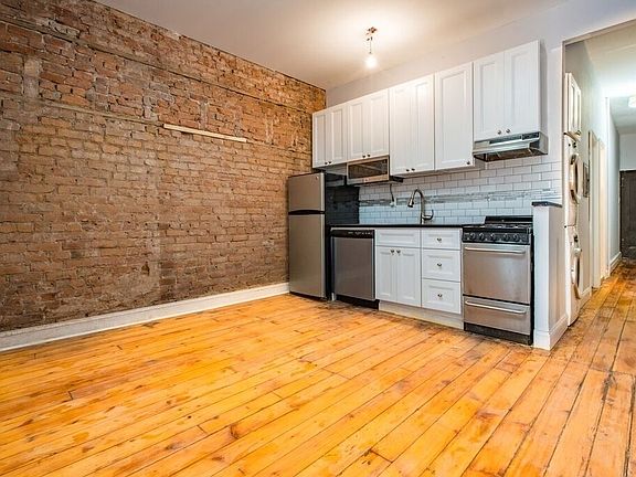 3rd image of 13 Saint Marks Pl #6FF