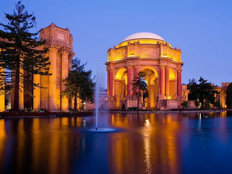 Photo-worthy views in just 8 min from your front door (Palace of Fine Arts)