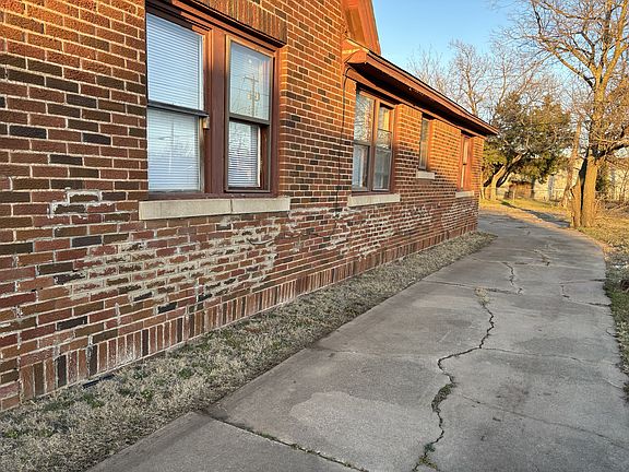 3rd image of 2204 N Kate Ave