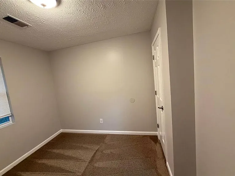 7066 Oakhill Cir — Photo 6