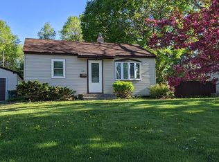 1525 86th St E, Bloomington, MN 55425