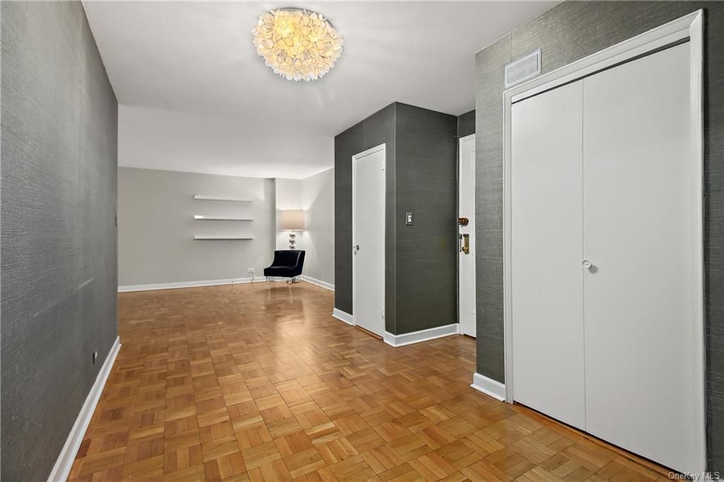 3 Bed 2 Bath Property, New York • 1,300 Sq Ft
