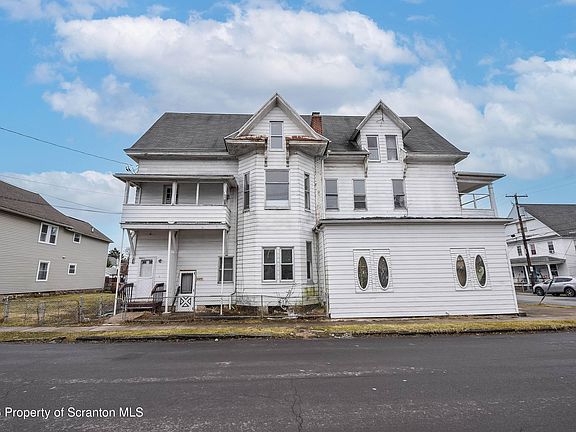 3rd image of 724 Court St