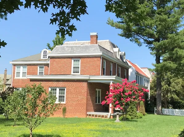 3706 Massachusetts Ave NW, Washington, DC 20016