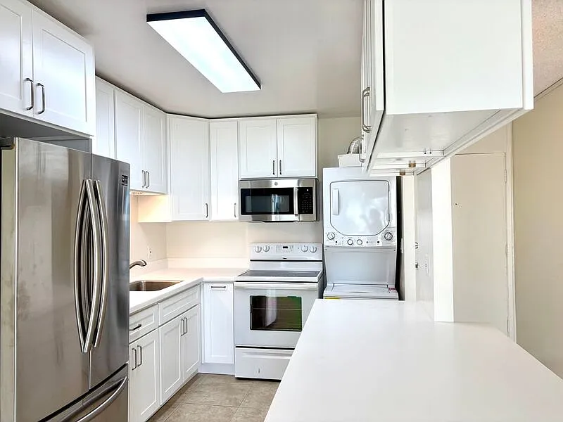 Studio, 1.0 bath, 436 sqft, $1,900 — Photo 3