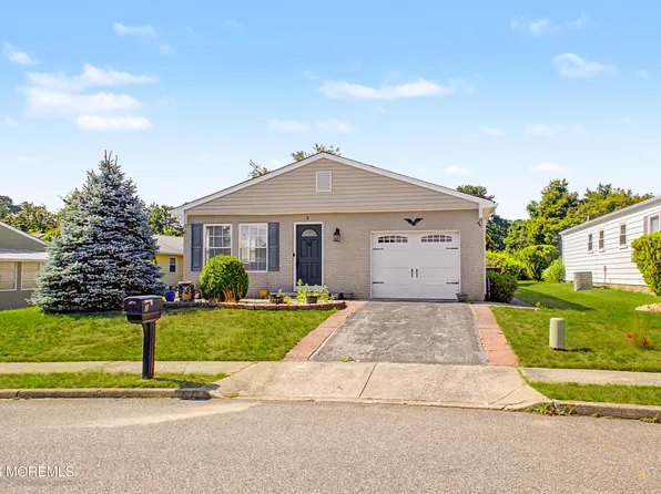 2 Virgin Islands Drive, Toms River, NJ 08757