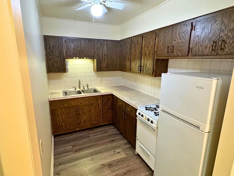 202 S Munroe St — Photo 35