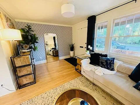 2 bed, 900 sqft, $3,850 — Photo 3