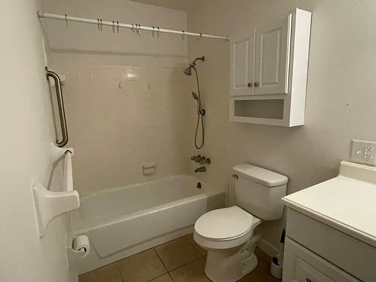 720 B E Minnesota Ave #B — Photo 5