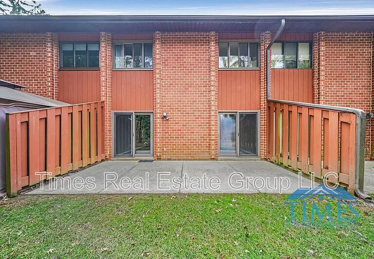 704 Worthington Dr — Photo 5