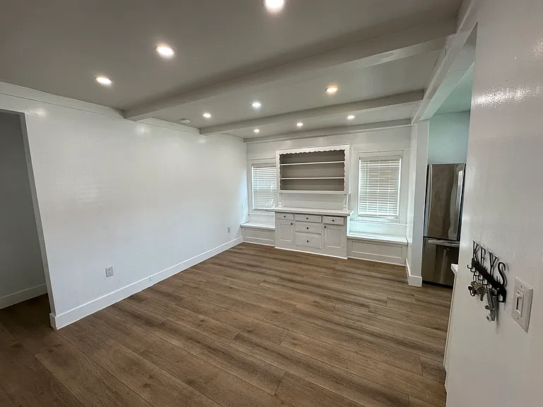 361 Roosevelt St — Photo 4