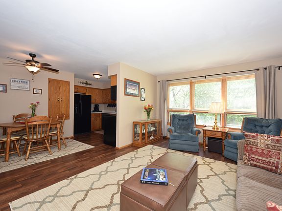 2nd image of 2001 Bonnie Ln