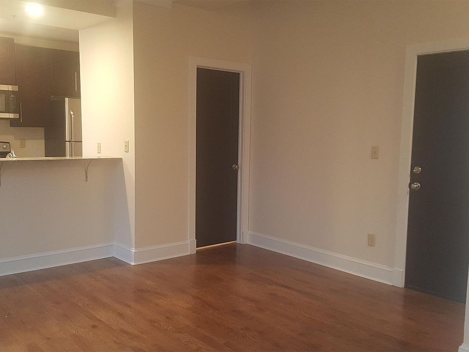 1st image of 1003 Capital St #3R