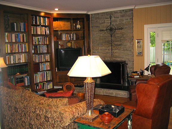 Den w/Custom Bookshelves 