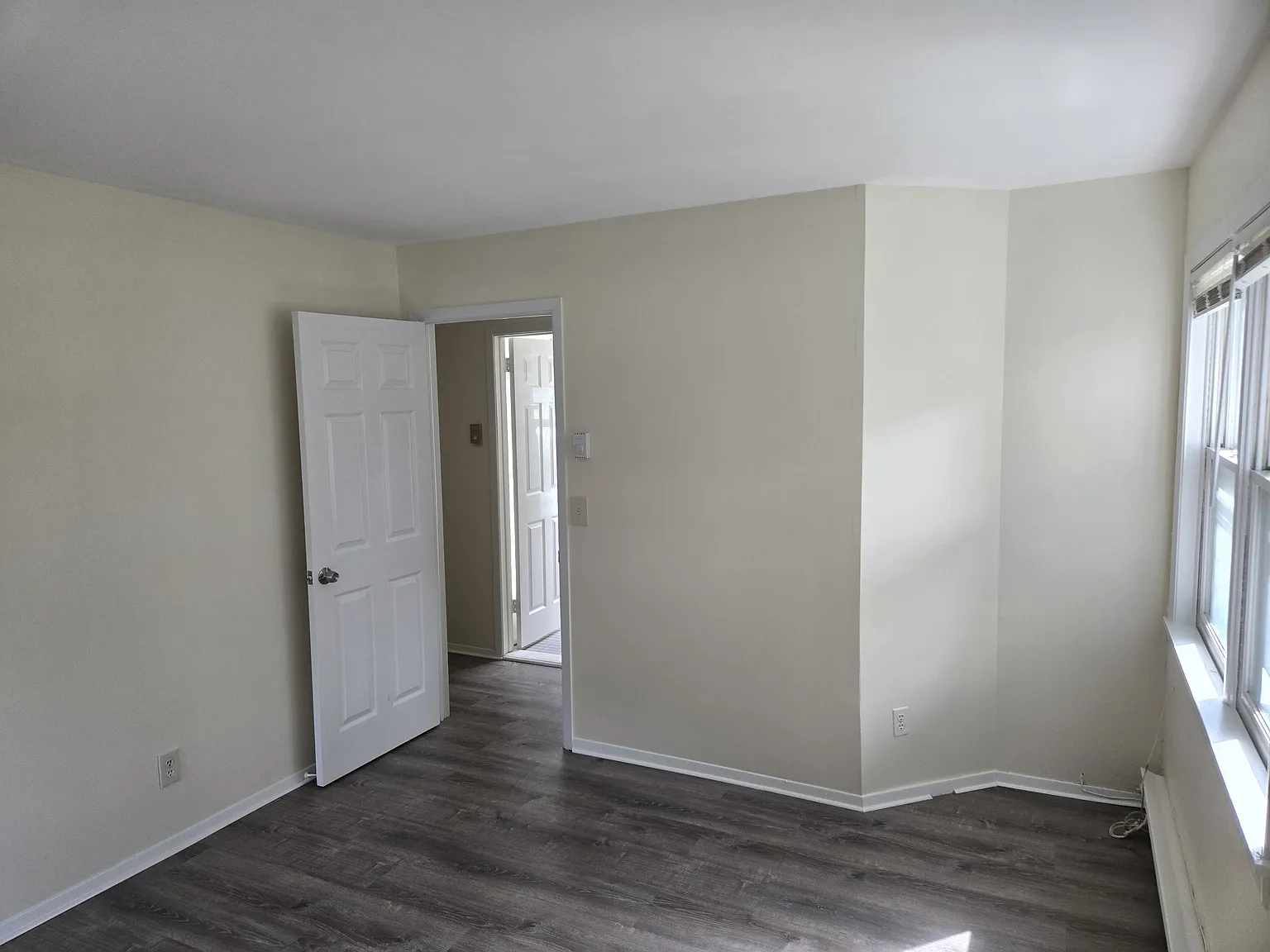 Suncrest Court - 7 — Photo 3