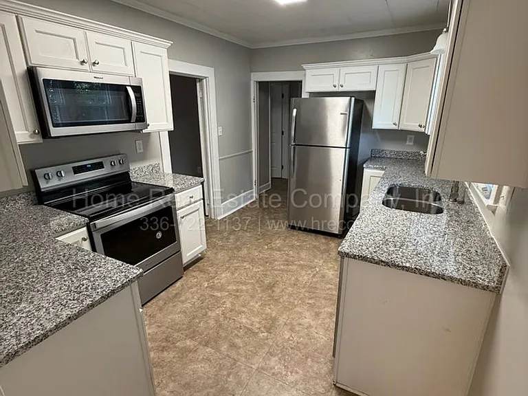 1707 Chapel St — Photo 4