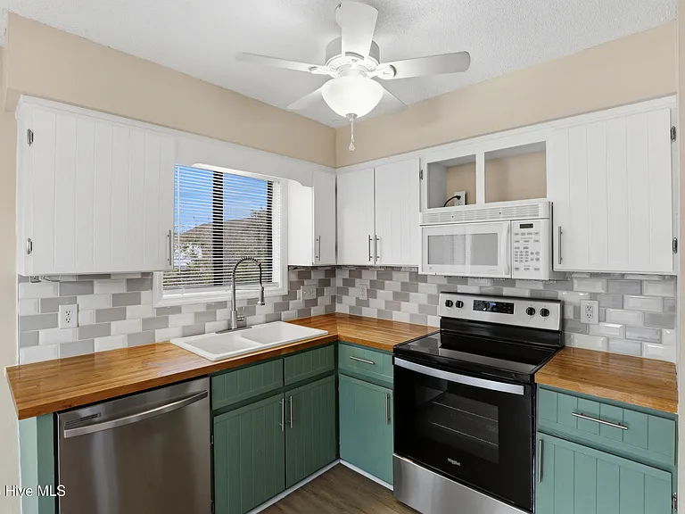 1299 Wellington Ave — Photo 7