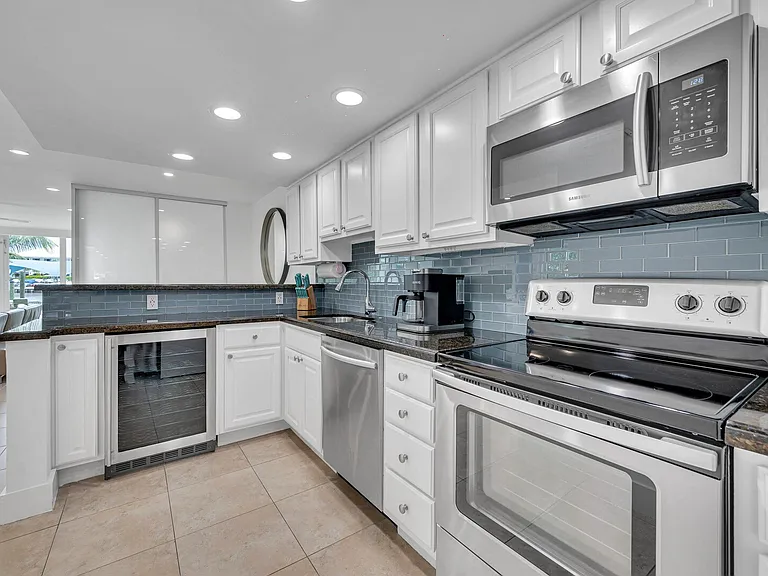 S Ocean Dr — Photo 9