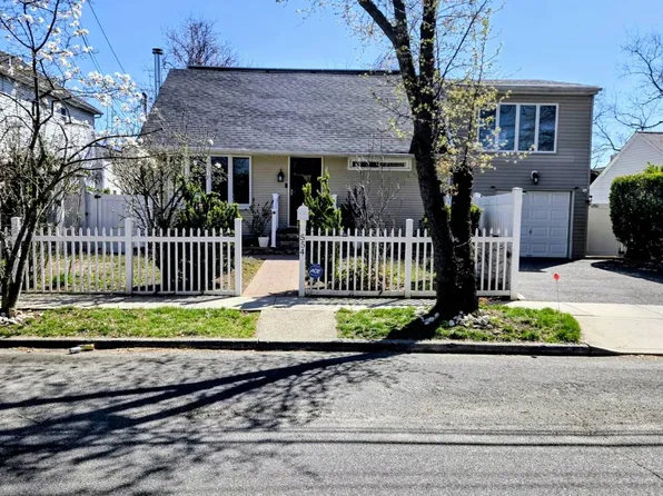 554 Grant Ave #107, West Hempstead, NY 11552