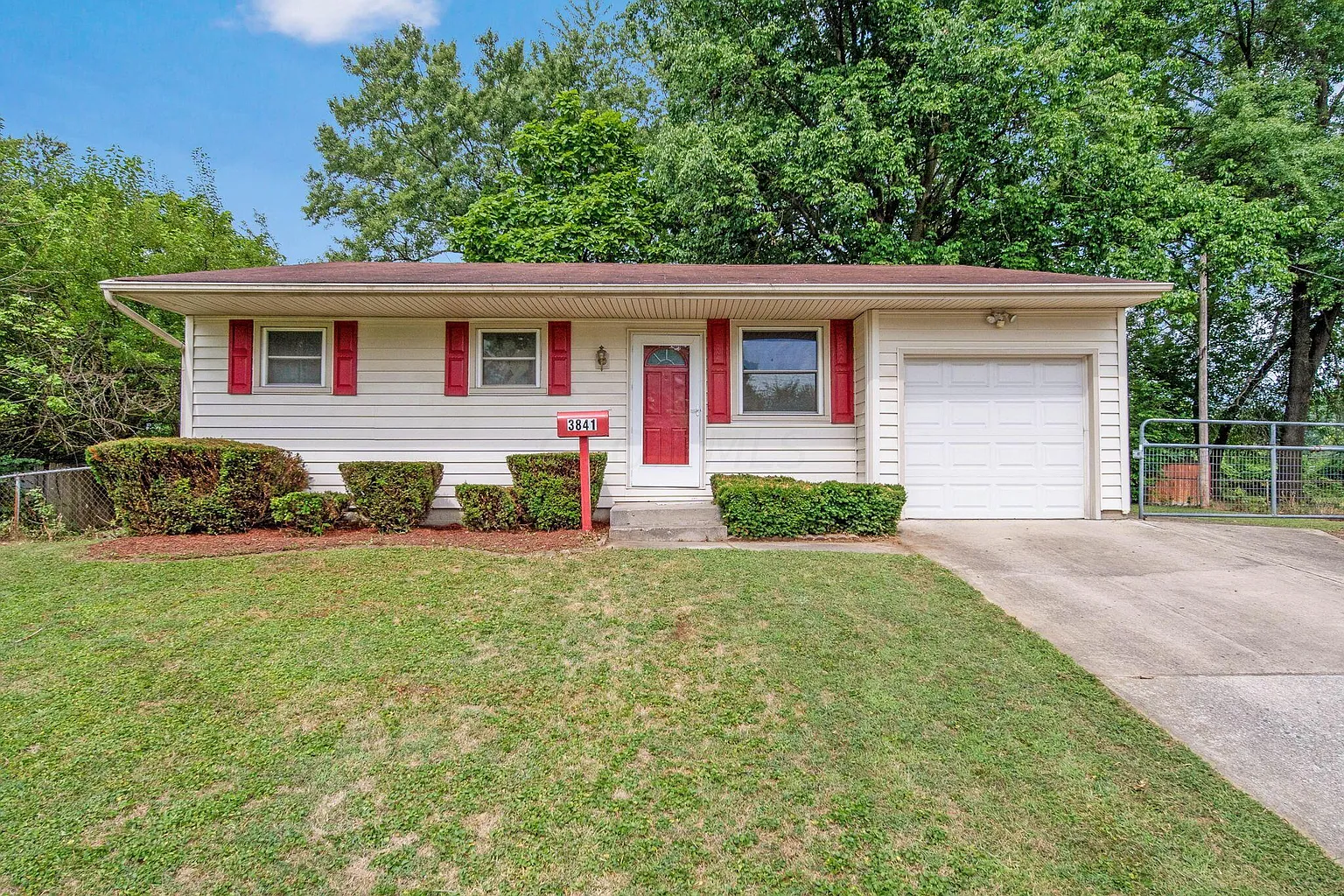 3841 Dresden St photo 1