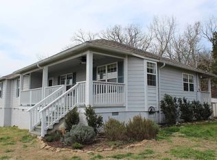 1200 Lake Front Dr, Dandridge, TN 37725