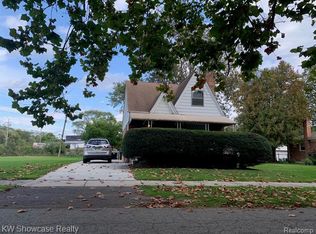 19790 Lexington, Redford, MI 48240