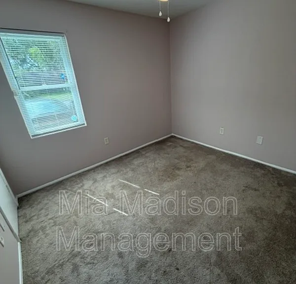 9406 Dunwoody Dr — Photo 17