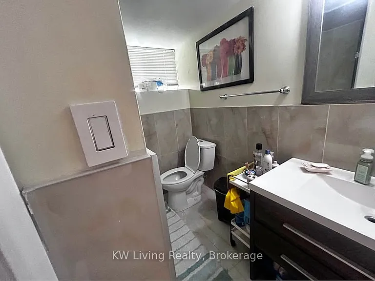 1097 Warden Ave #RM — Photo 9