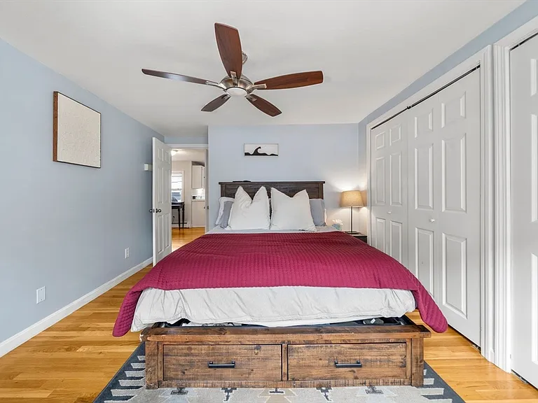 528 E 3rd St #1 — Photo 11