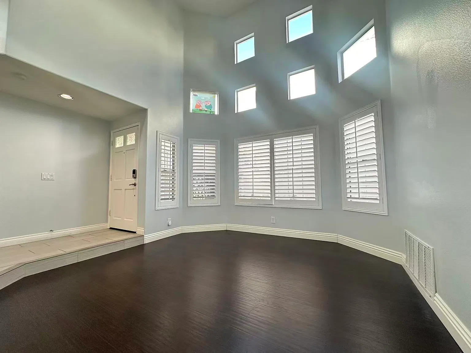 3 bed, 2.5 bath, 1621 sqft, $3,500 — Photo 2