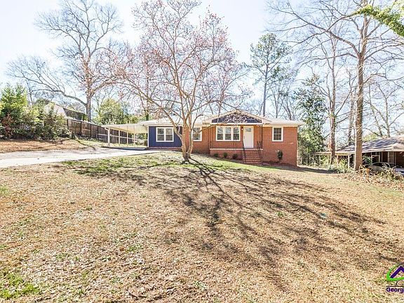 3rd image of 103 Spring St