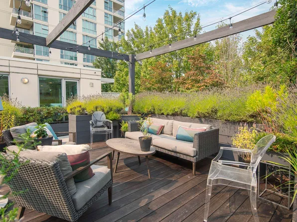 125 Milross Ave #306, Vancouver, BC V6A 0A1