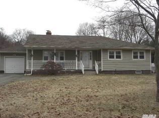 617 Granny Rd, Middle Island, NY 11953