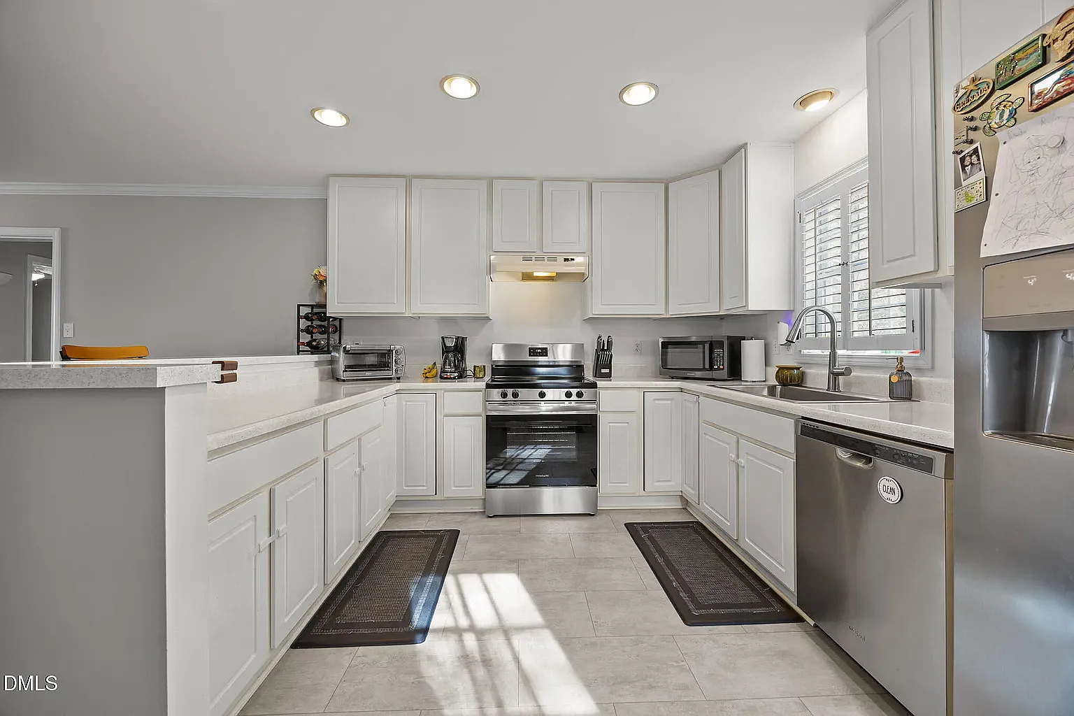 3 bed, 1387 sqft, $800 — Photo 3